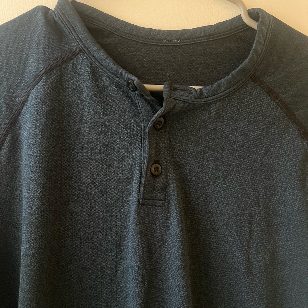 Lululemon Men athletic Long Sleeve